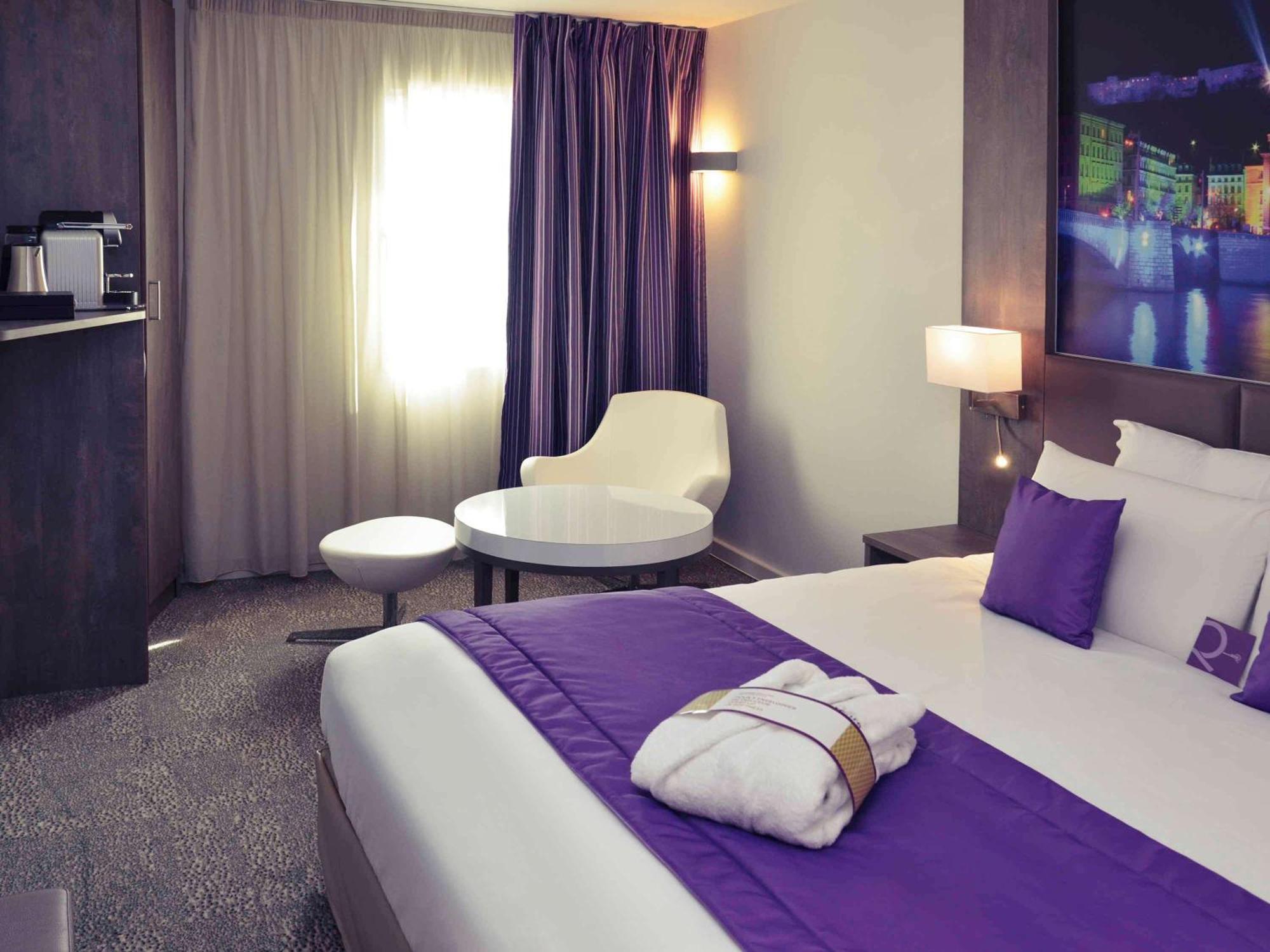 Mercure Lyon Est Chaponnay Exterior foto